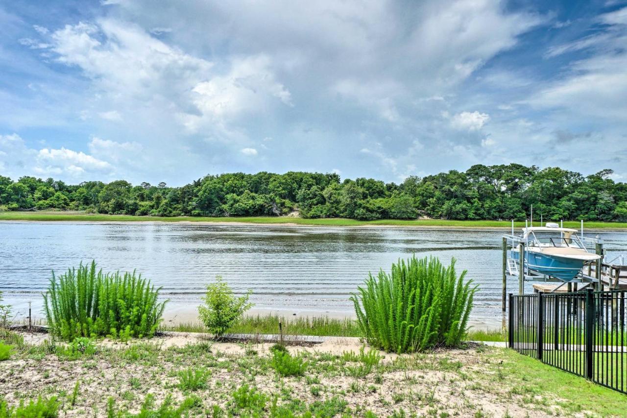 Modern Oak Island Escape 1 Mile To Long Beach! Экстерьер фото