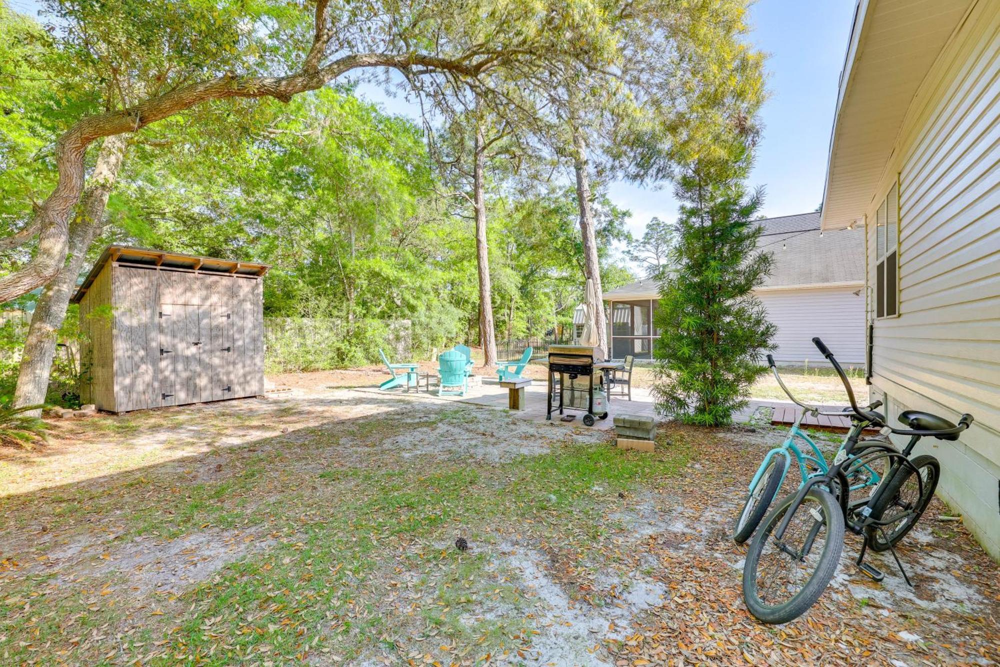 Modern Oak Island Escape 1 Mile To Long Beach! Экстерьер фото