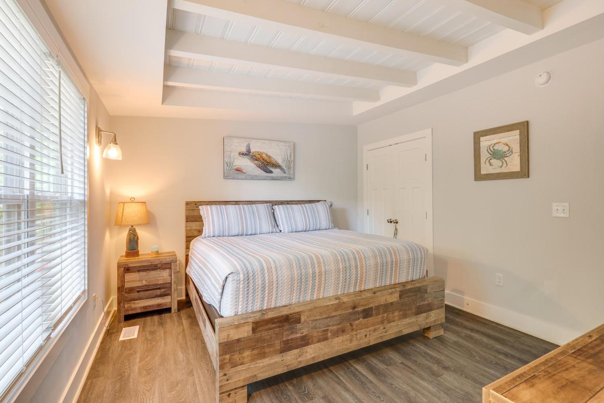 Modern Oak Island Escape 1 Mile To Long Beach! Экстерьер фото